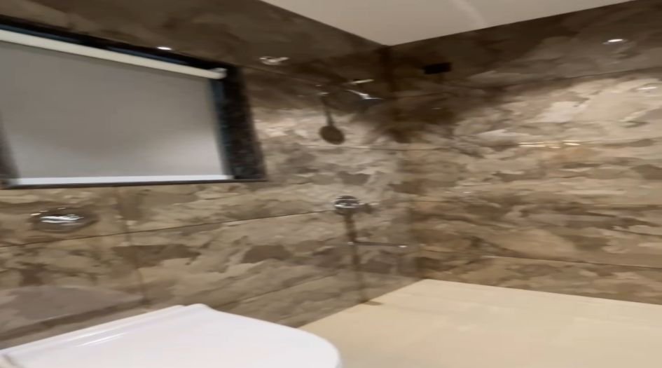 Triaa-Nesteraa-Internal-Gallery-WashRoom